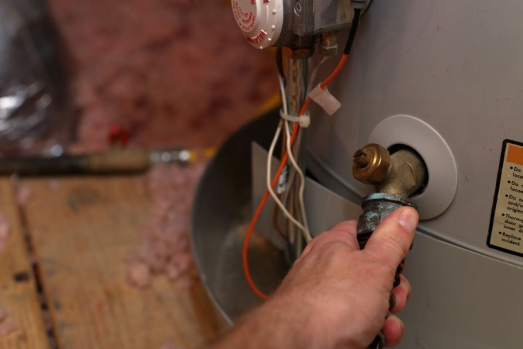 How To Test Water Heater Element Without Multimeter? – Eminick